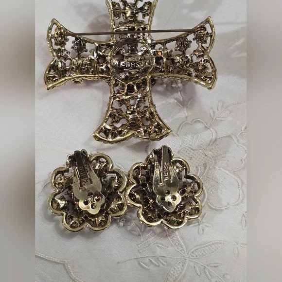 Vintage Weiss Pink Red Rhinestones Maltese Cross Brooch & Clip-on Earrings Set - Picture 6 of 10